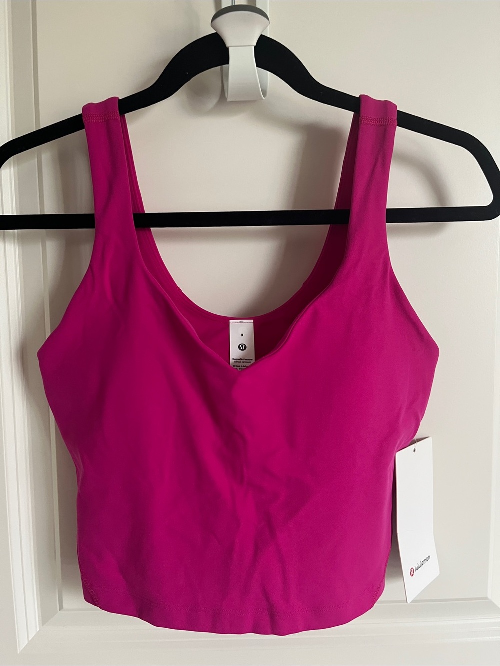 BNWT lululemon athletica Bright Magenta Scoop Neck Sports Tank